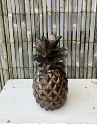 kaarsen-standaard-ananas-poyresin-bruin-diner-kaarsen